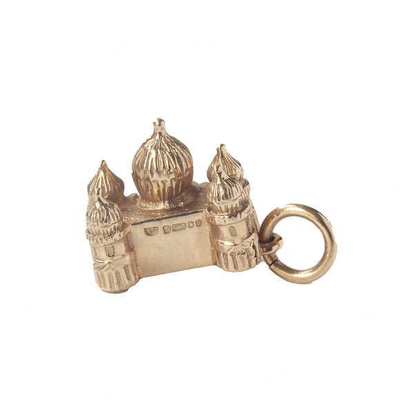 A solid gold 14 carat yellow royal pavilion charm in Brighton dated 1998